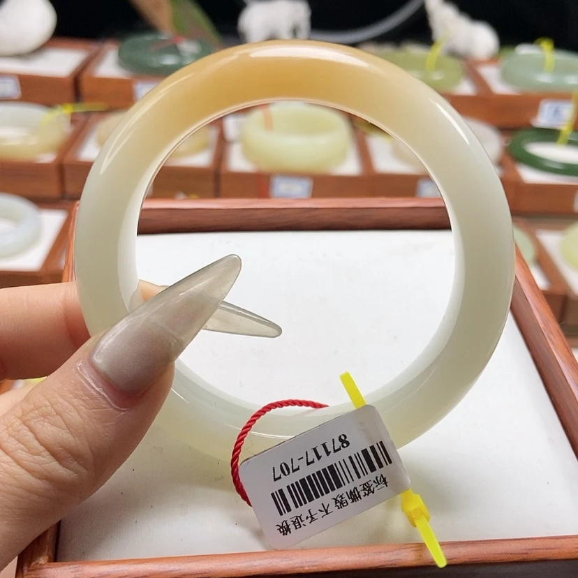 【闪购商品】和田玉手镯未镶嵌54