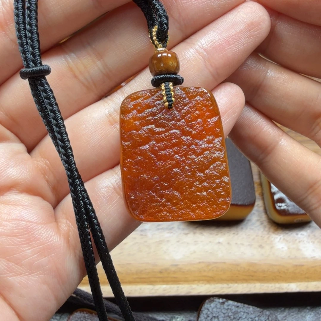 琥珀吊坠(赠链)未镶嵌