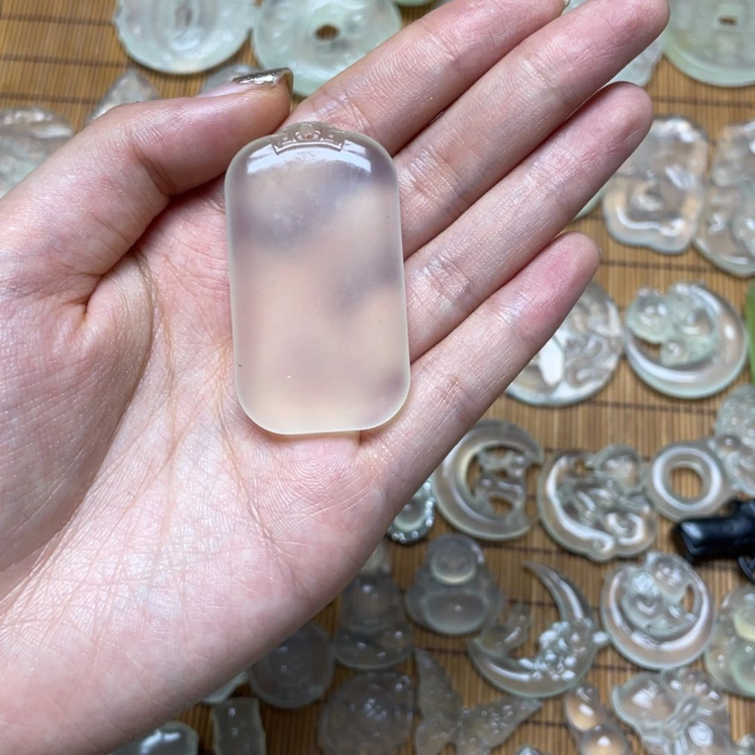 蛇纹石玉未镶嵌颈饰稍***眼