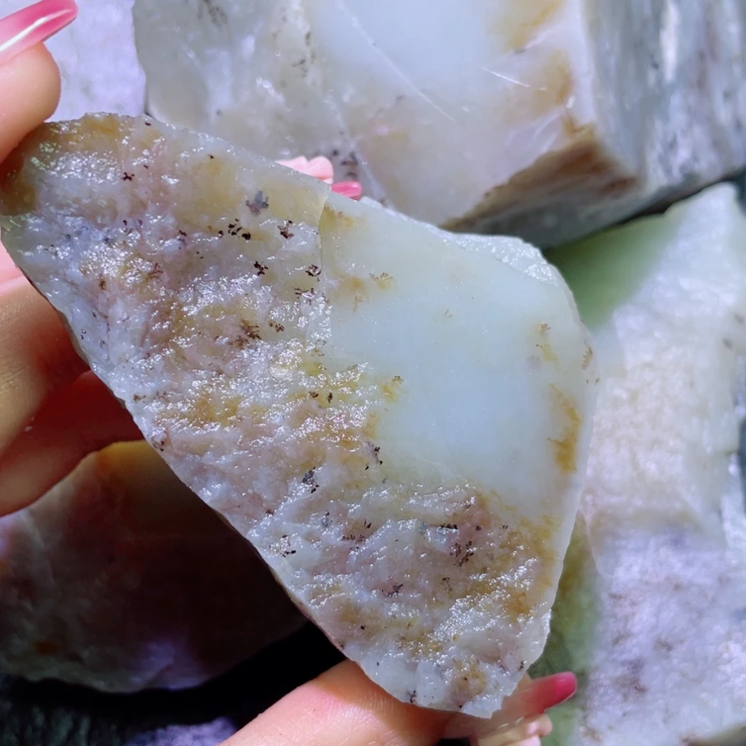 和田玉未镶嵌珠宝半成品