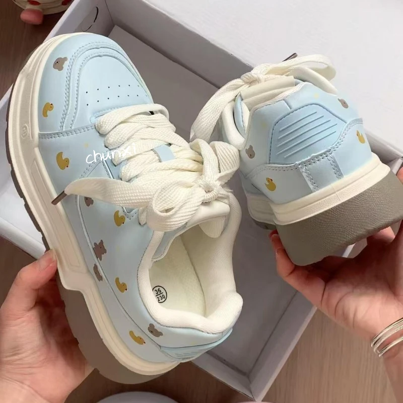 巨好看的鞋子女学生2025秋冬季新款爆款可爱运动休闲板鞋小白鞋子