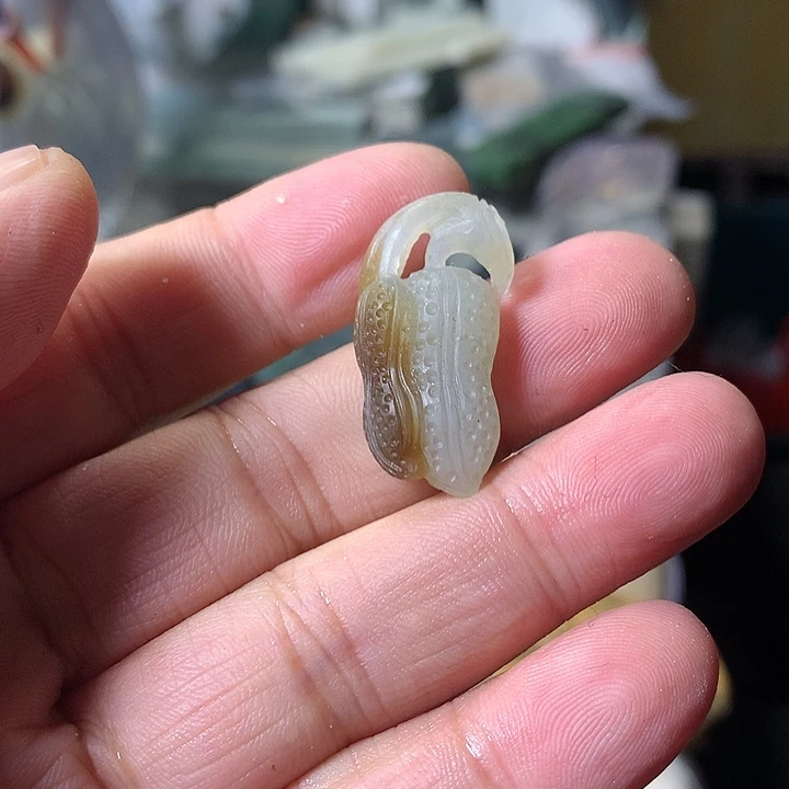 颈饰未镶嵌和田玉（糖玉）