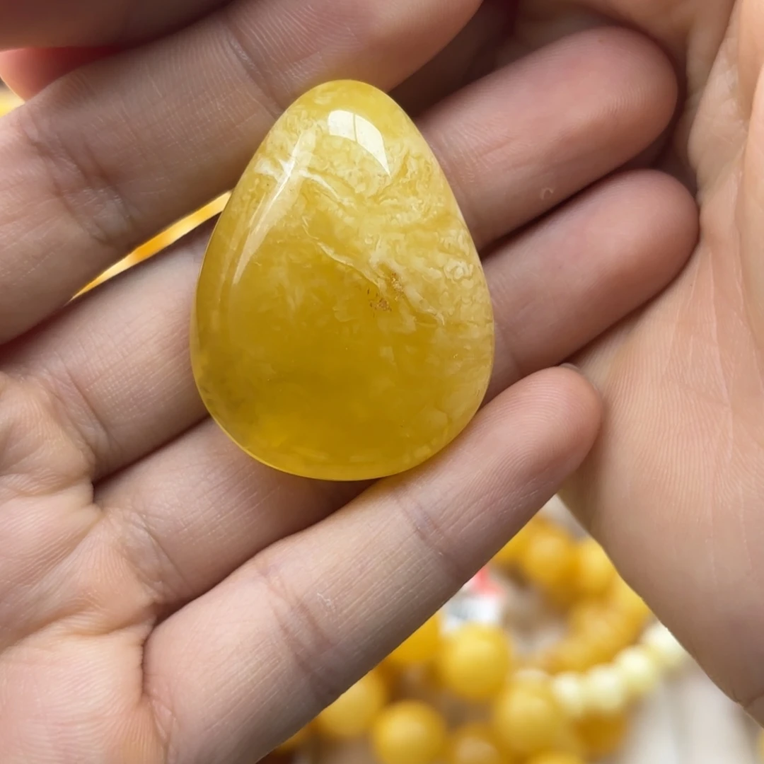 琥珀未镶嵌珠宝奇石