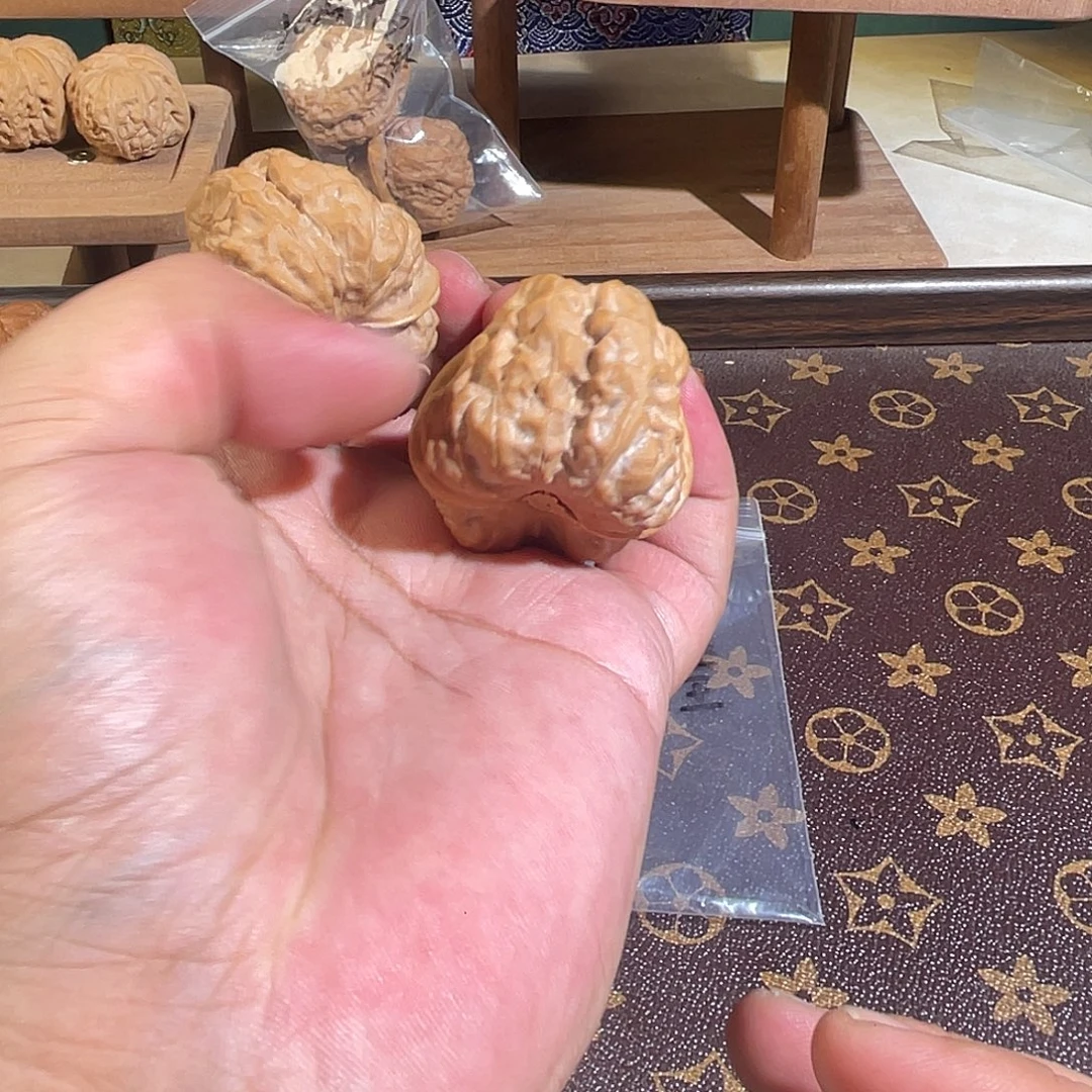 青***吟把件文玩核桃1257