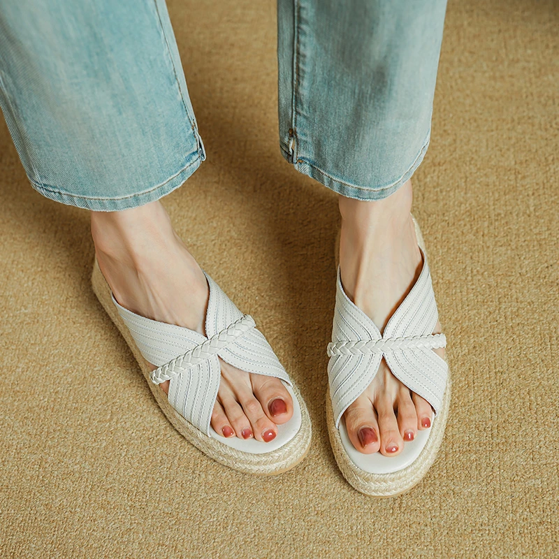 2025新款夏季露趾厚底凉拖女真皮外穿松糕一字拖草编时尚休闲拖鞋