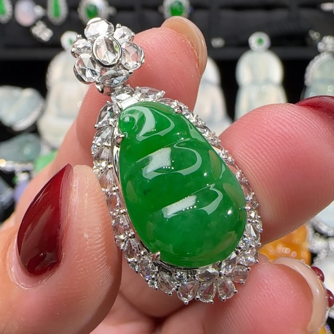 翡翠18K金镶嵌颈饰天然翡翠