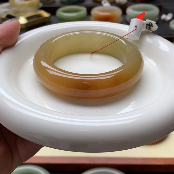 未镶嵌手镯石英岩玉