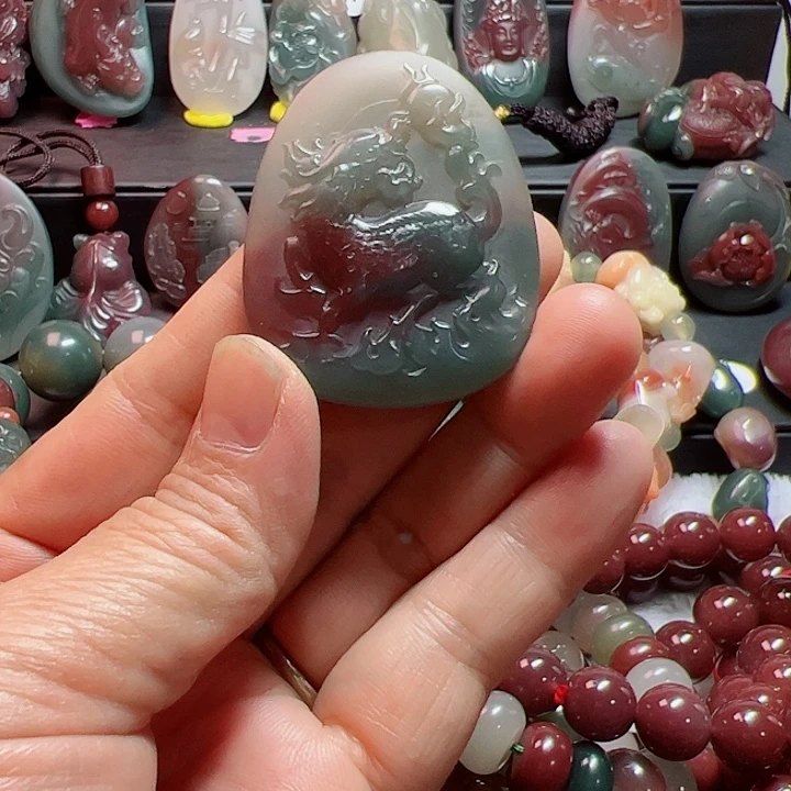 砖雕天然秦紫玉精品麒麟挂件