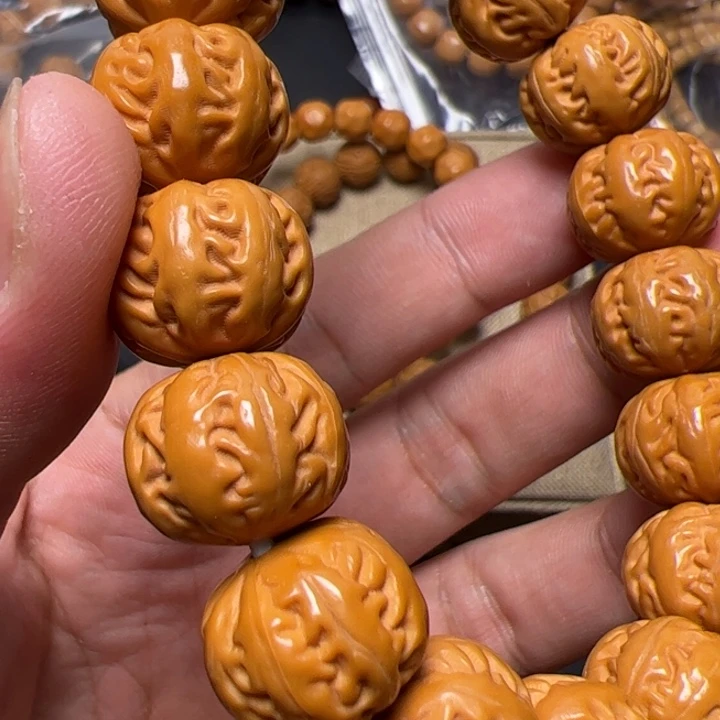 猴头核桃手串卡罗拉