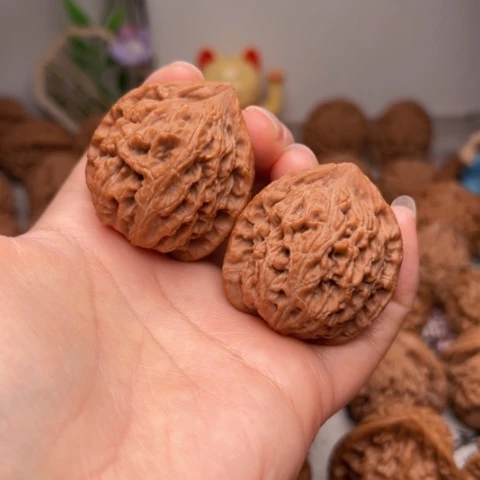 吊坠文玩核桃水龙纹有点黄37加