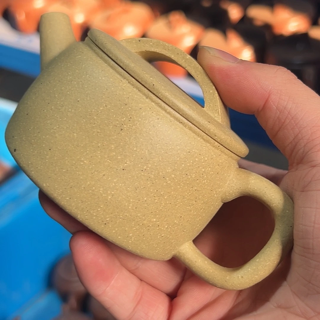 茶壶紫砂紫砂的味道很