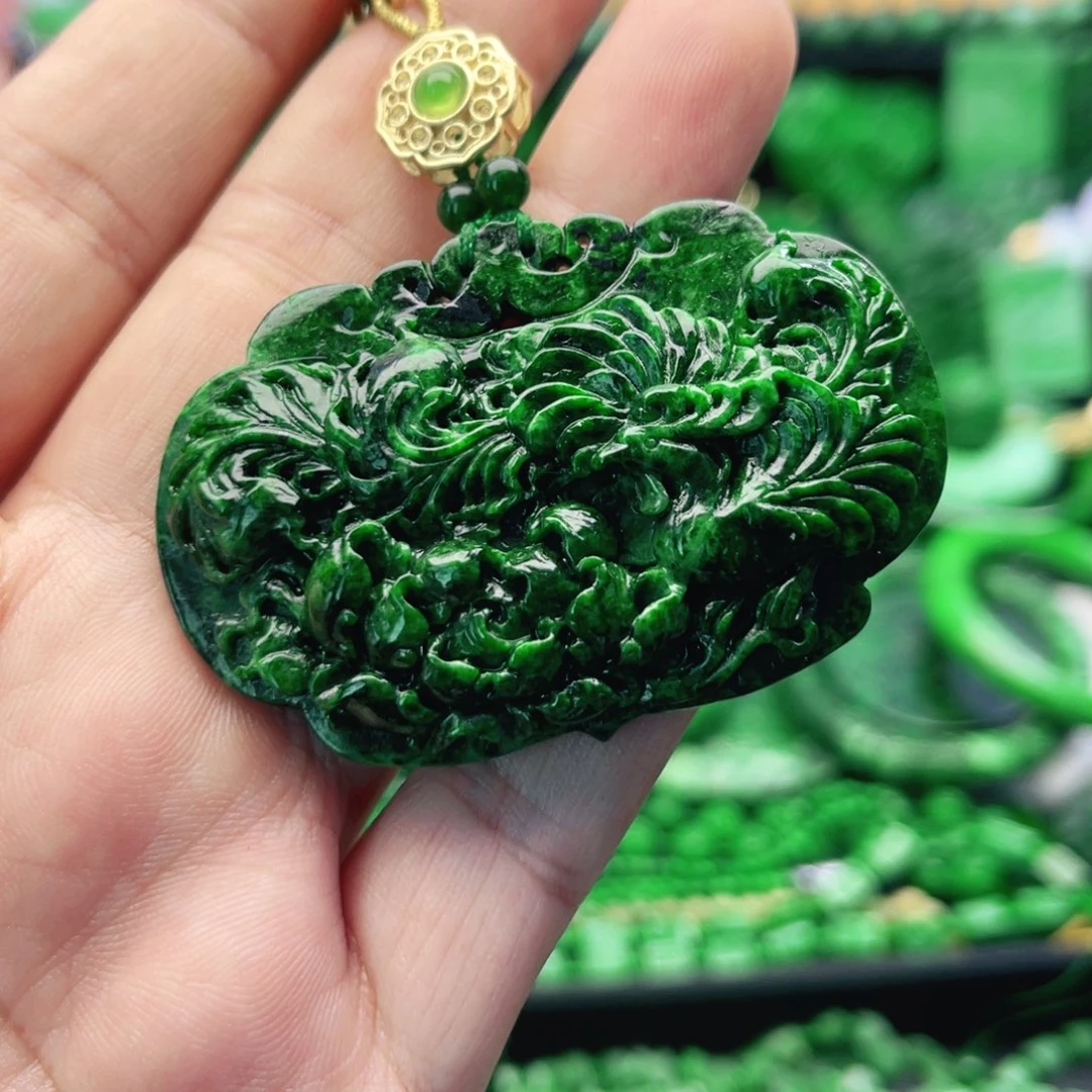 只买单纯的吊坠，没带链子，属的性质。吊坠