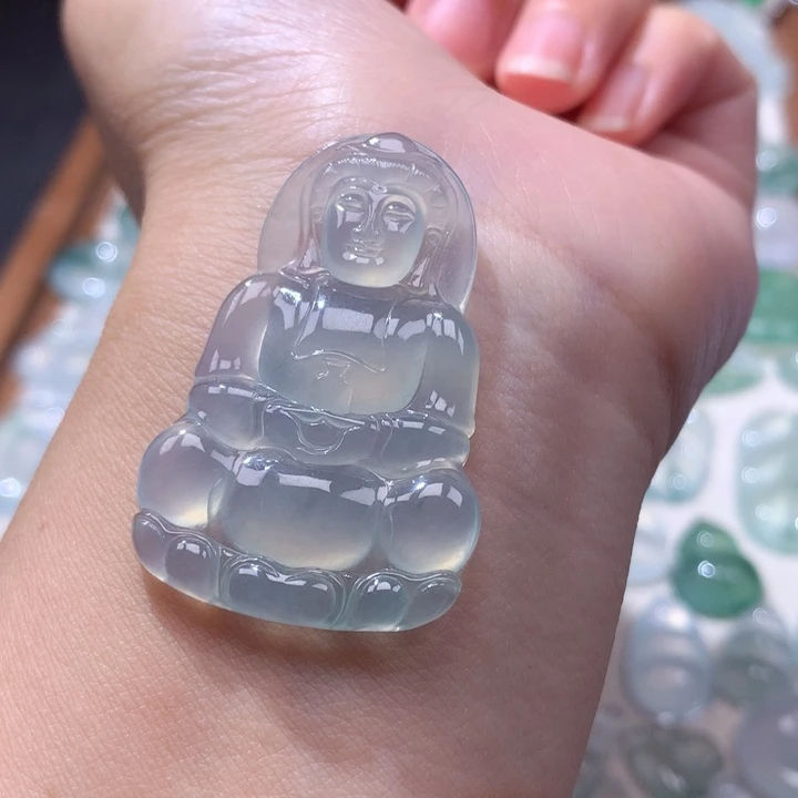 颈饰未镶嵌翡翠冰种正装观音