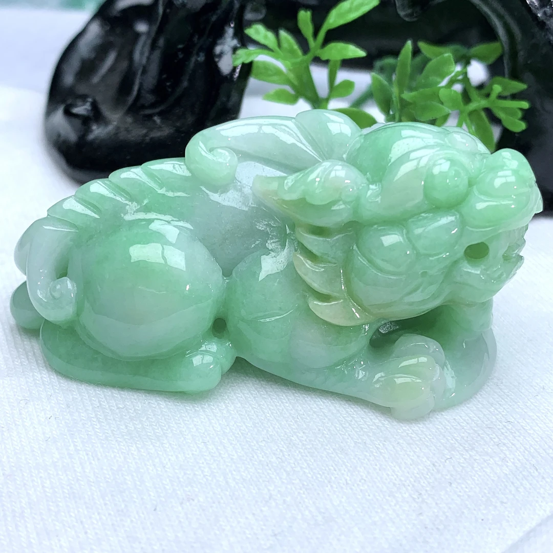 天然缅甸翡翠A货浅绿洒金貔貅手把玩件摆件茶宠61.3−33−26.5mm