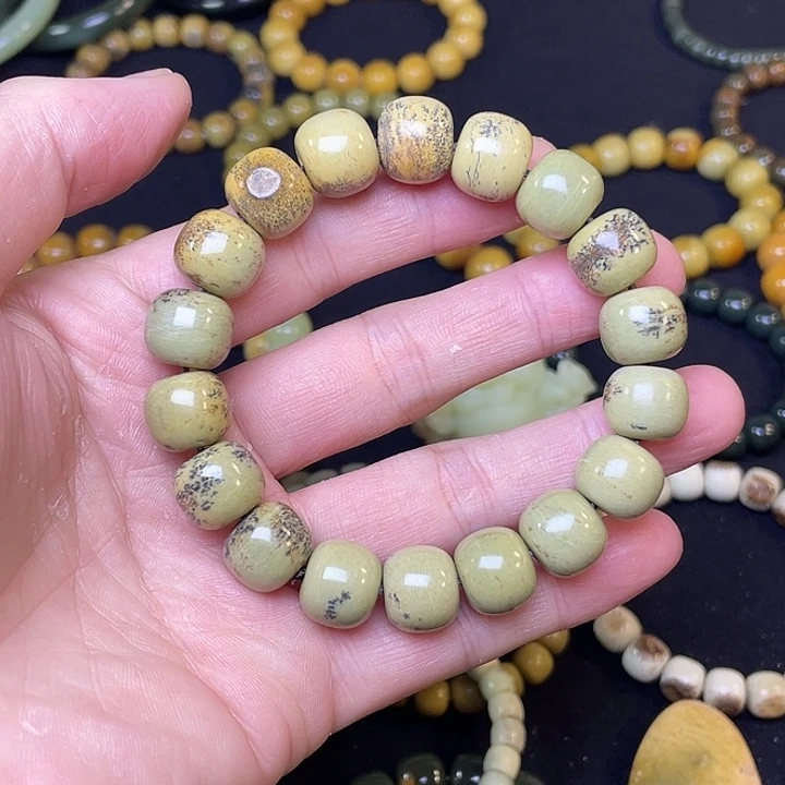 奋***斗岫岩河磨玉（透闪石质玉）未镶嵌颈饰