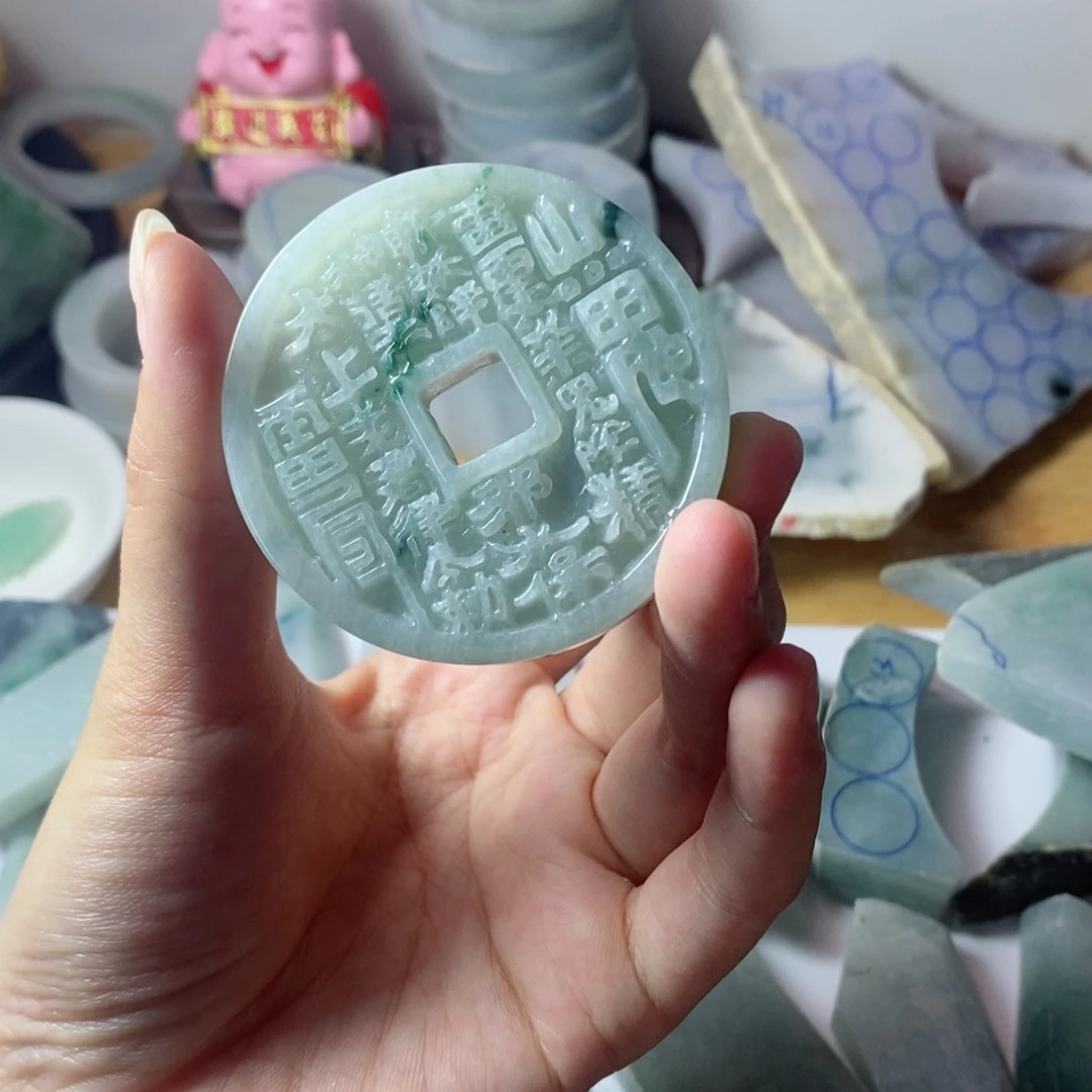 澜***烤颈饰未镶嵌翡翠翡翠