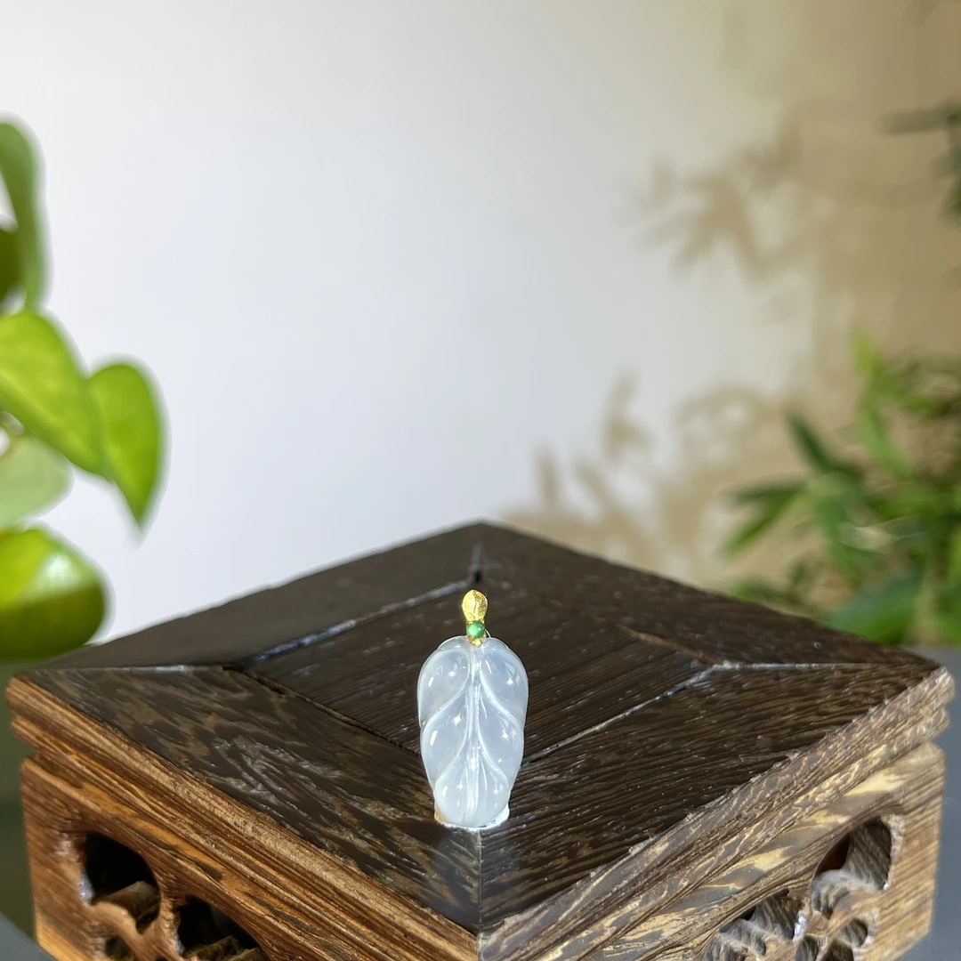 JTB18-190 天然缅甸翡翠A货 18K扣金枝玉叶