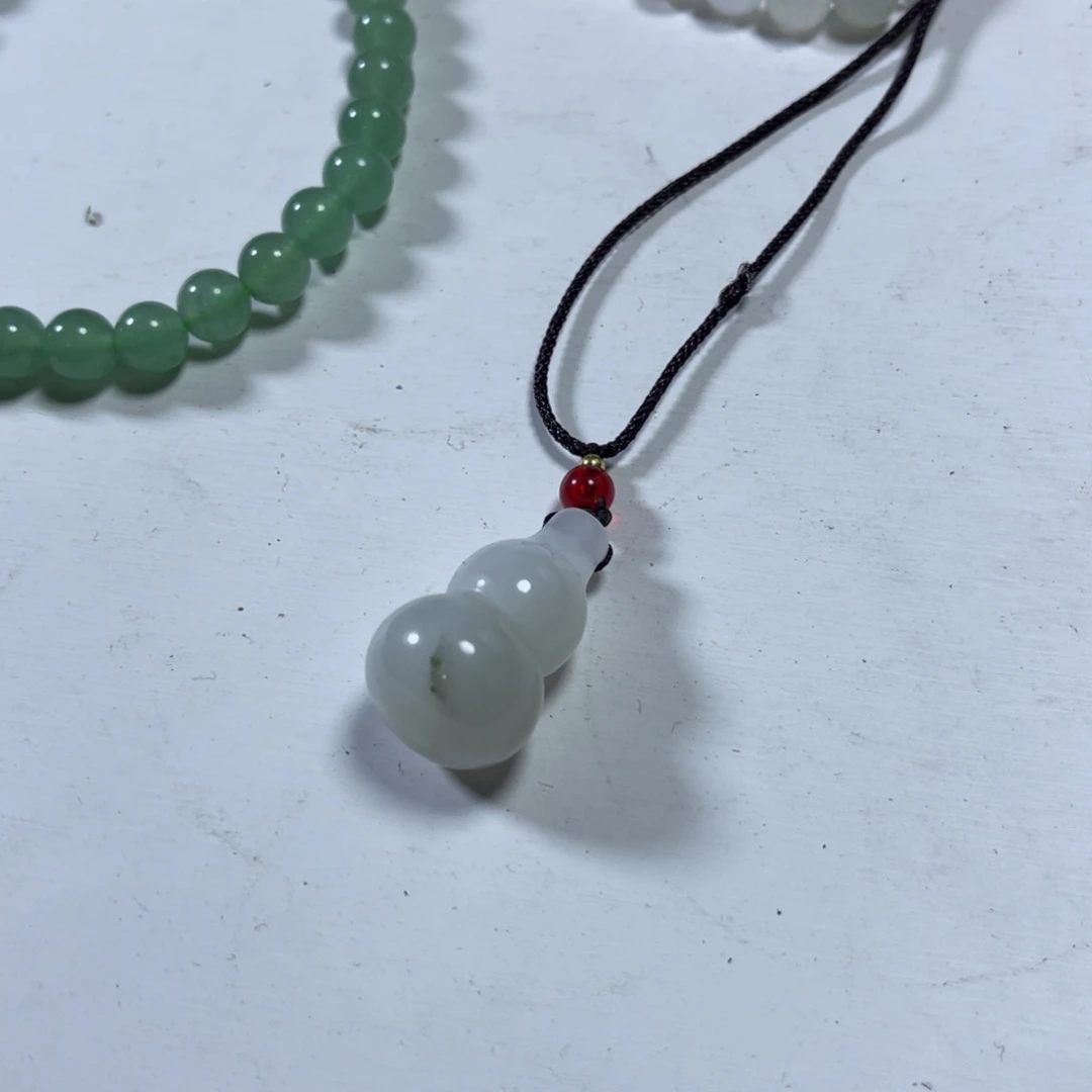 春***回硅化玉未镶嵌手饰