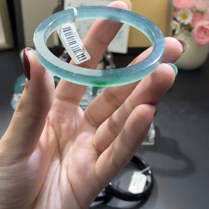 翡翠未镶嵌手镯海中绿洲58