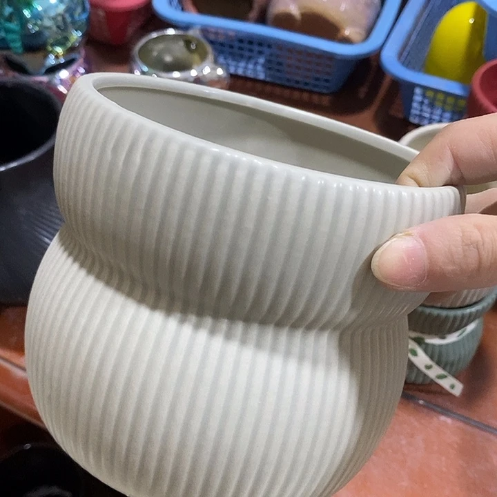 摆件陶盆有孔 瑕疵介意勿拍