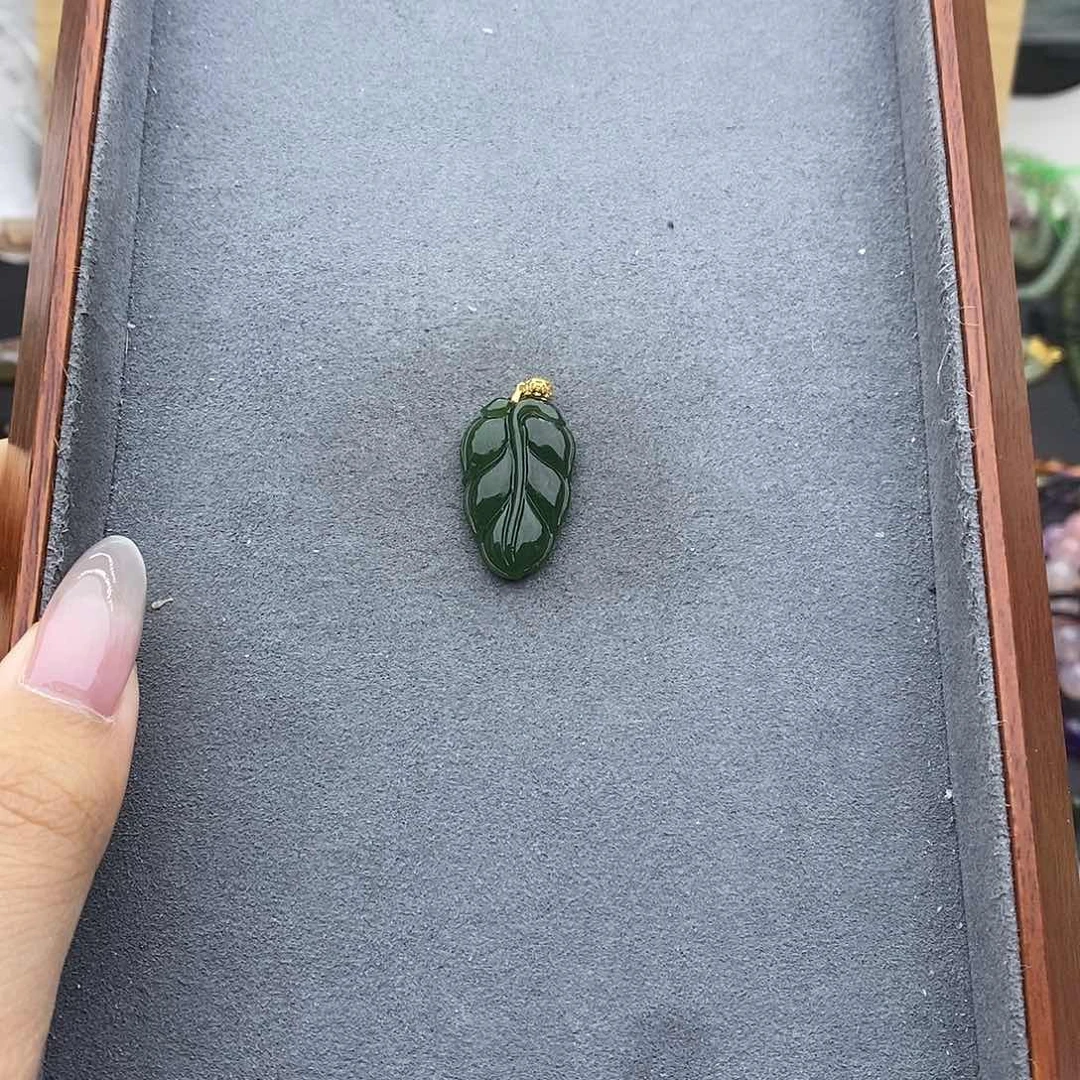 和田玉吊坠(不含链)18K金镶嵌