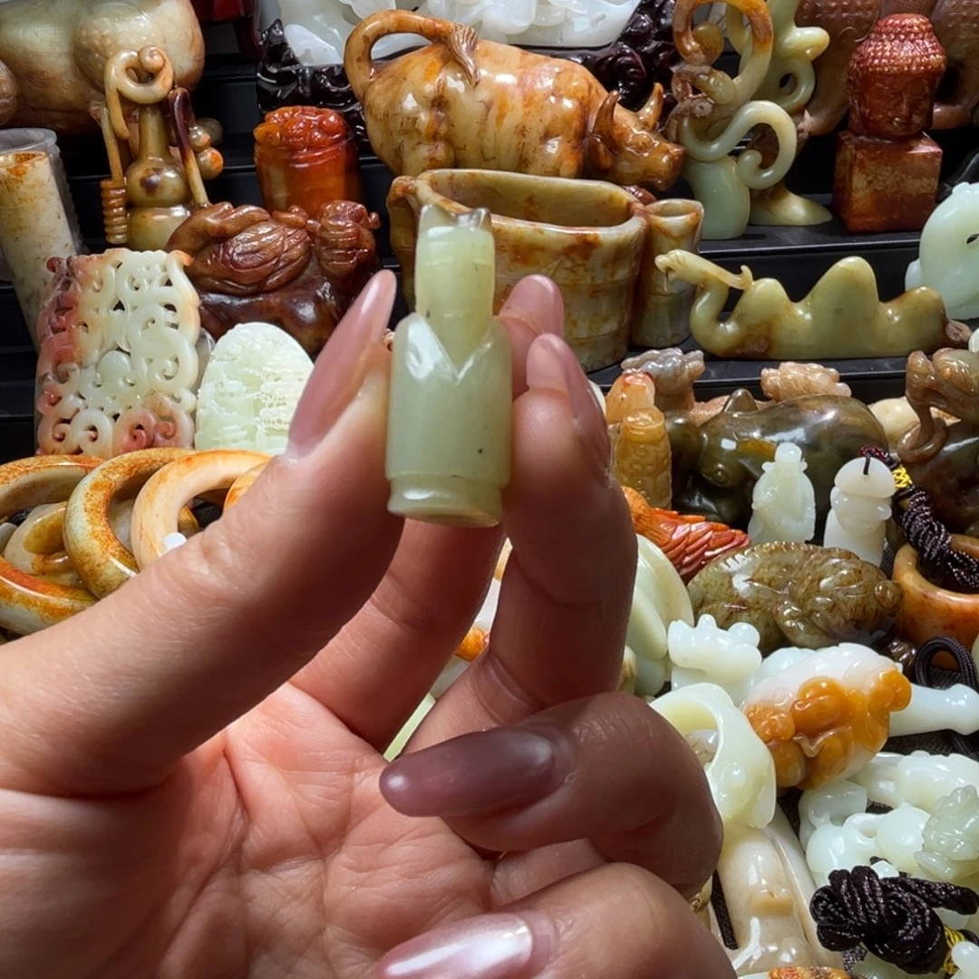 和田玉未镶嵌挂件