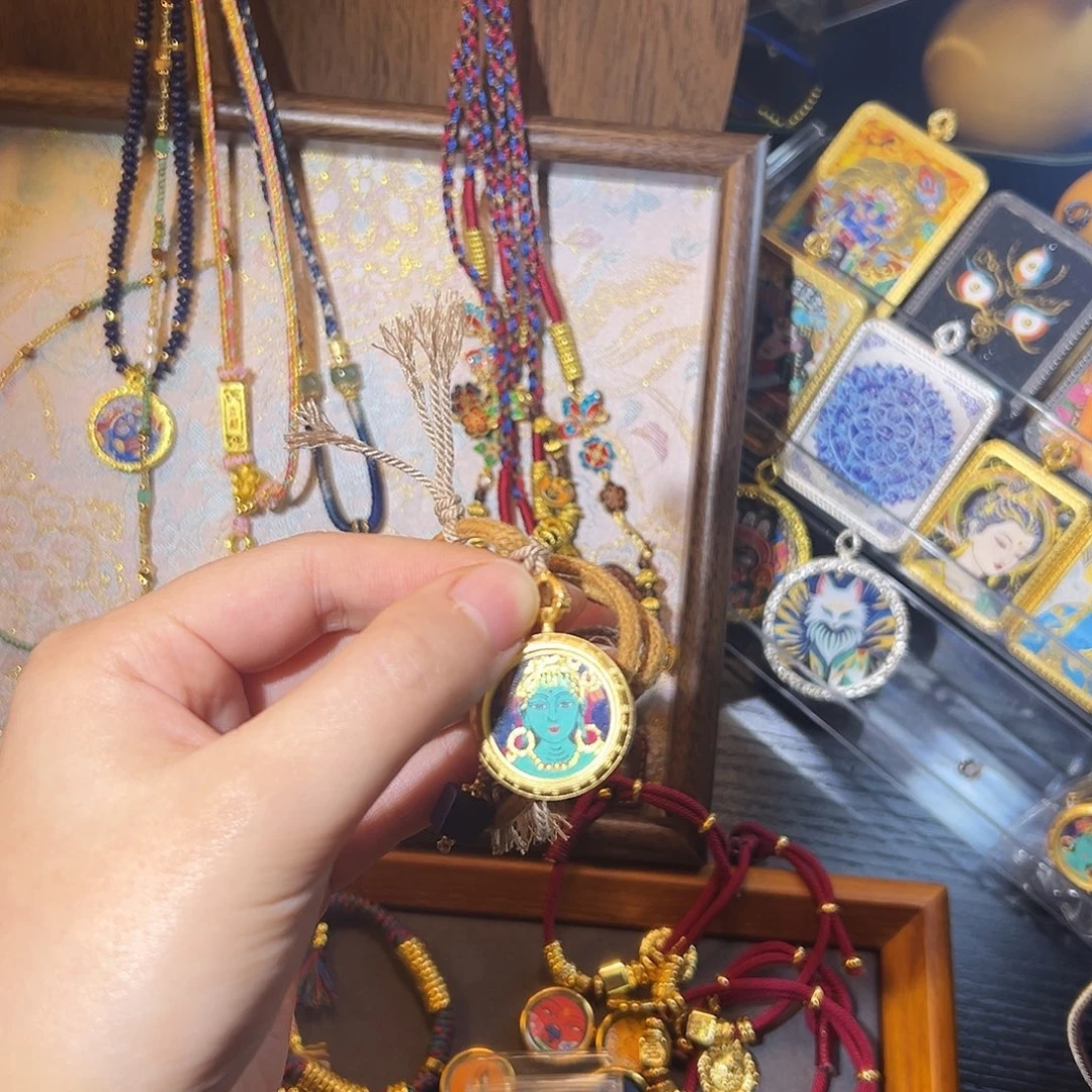 吊坠绿妈吗黄c吊坠