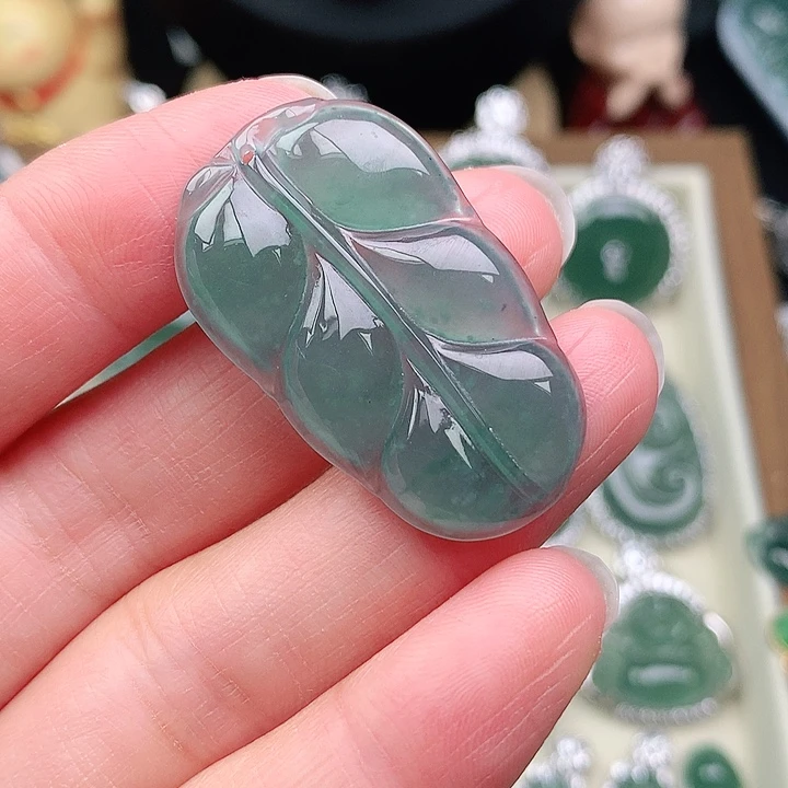 颈饰未镶嵌翡翠吊坠