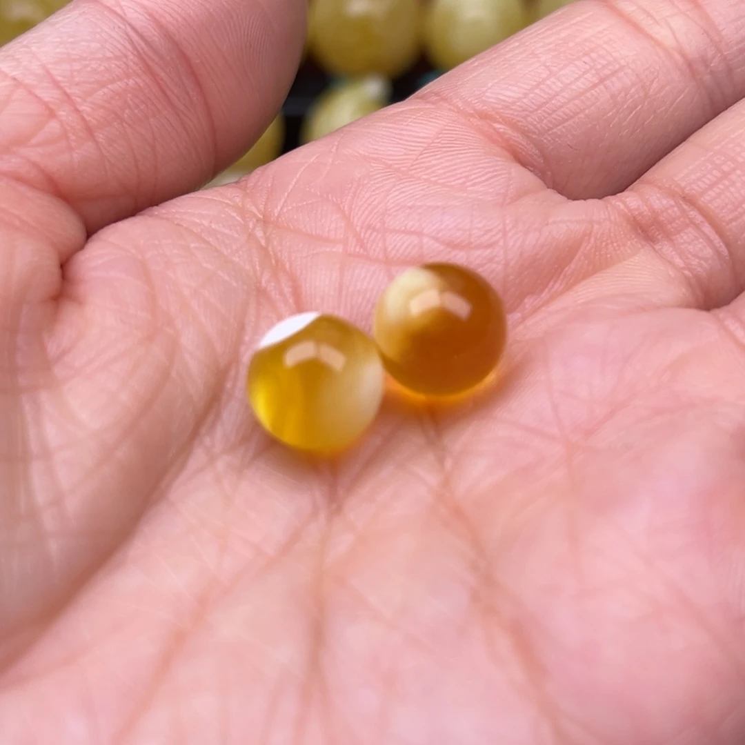 蜜蜡裸石未镶嵌老**叔