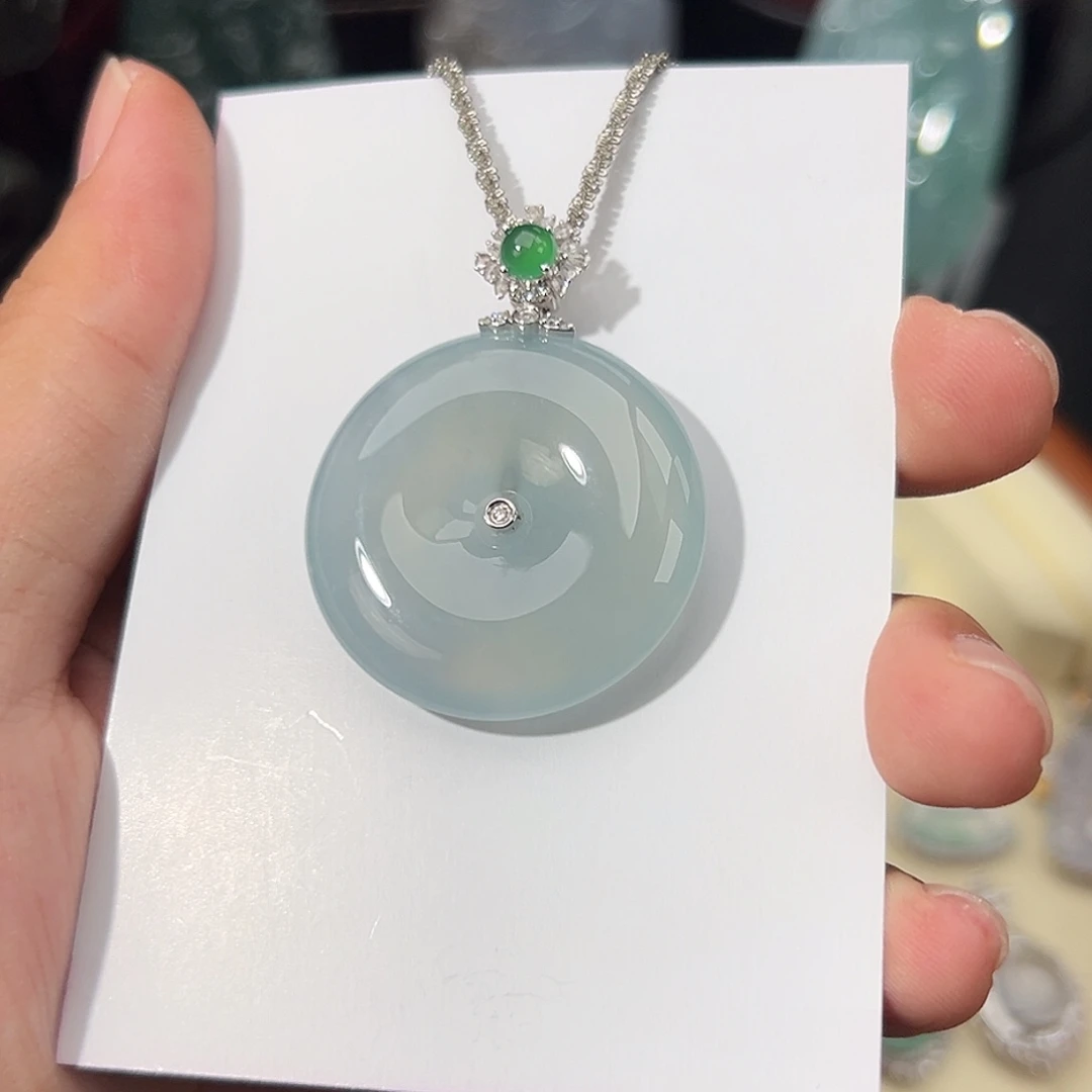 翡翠18K金镶嵌吊坠(不含链)冰种天空蓝翡翠平安扣吊坠33.7*7.1mm