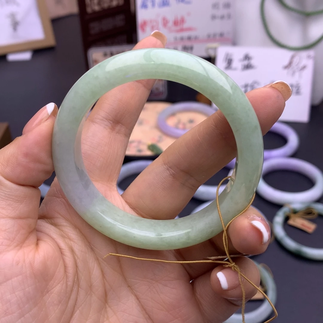 未镶嵌手镯翡翠手镯