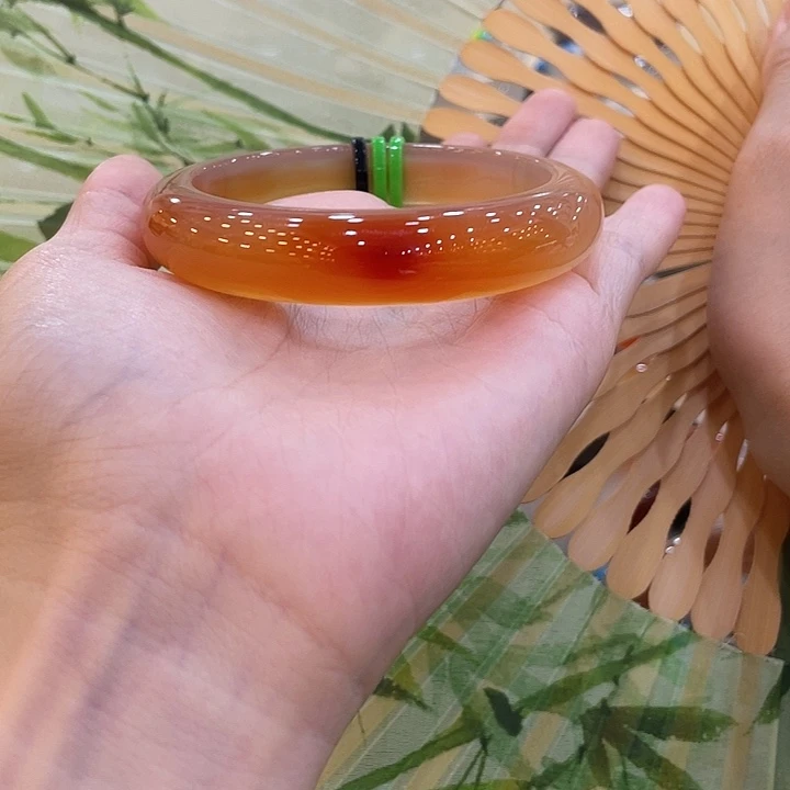 学***样玛瑙/玉髓手镯未镶嵌