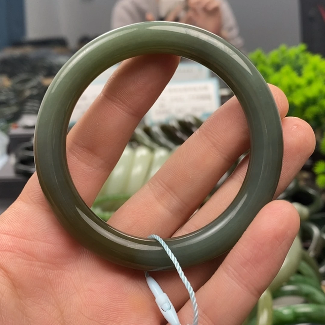 和田玉未镶嵌手镯56