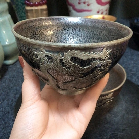 瓷片瓷器一件，品相完好