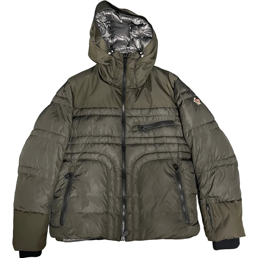 99新 MONCLER 灰绿色羽绒服/尺码3