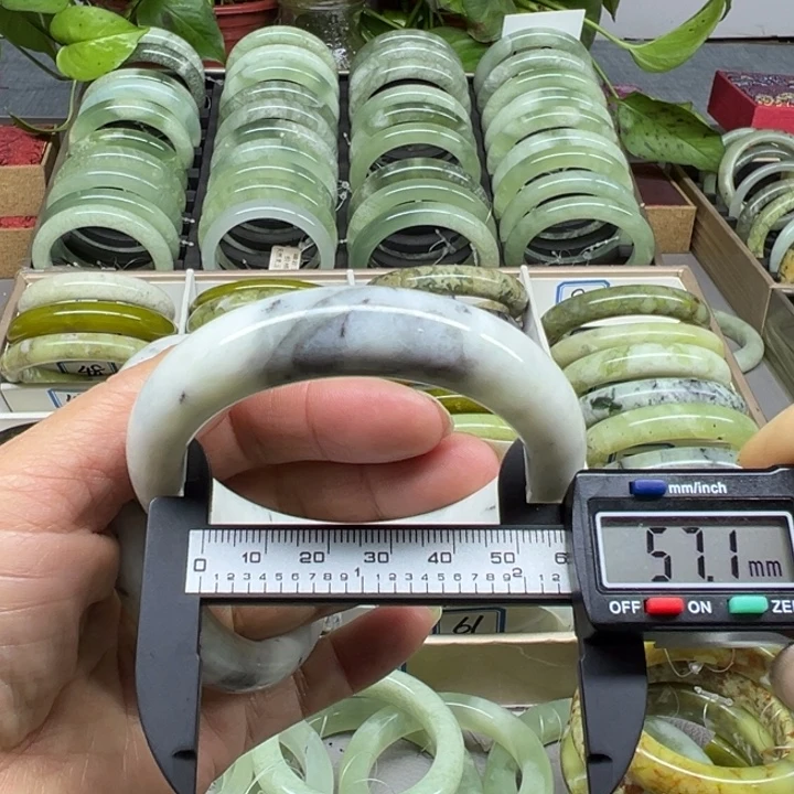 蛇纹石玉未镶嵌手镯46