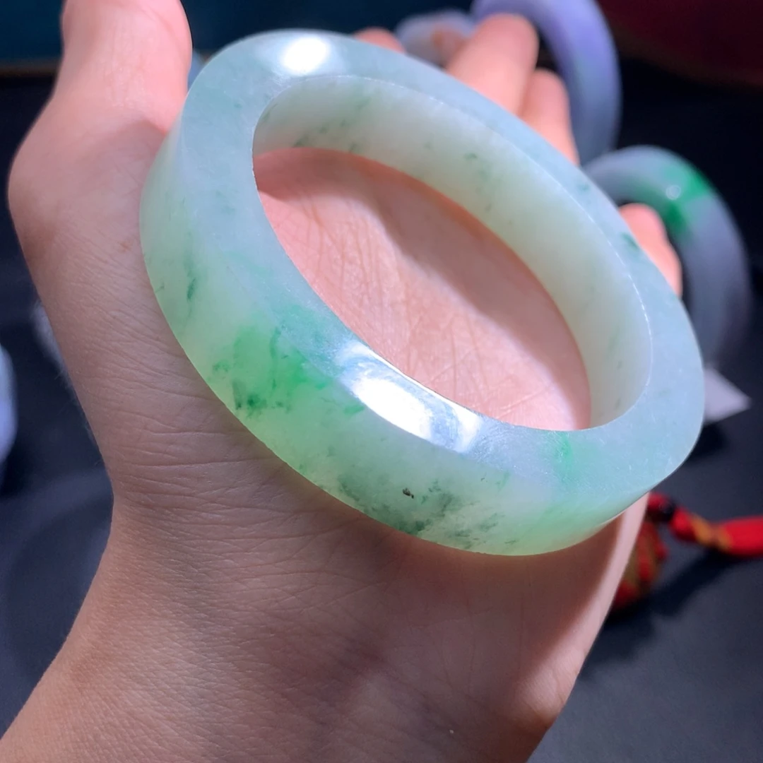 未镶嵌翡翠手镯定制翡翠
