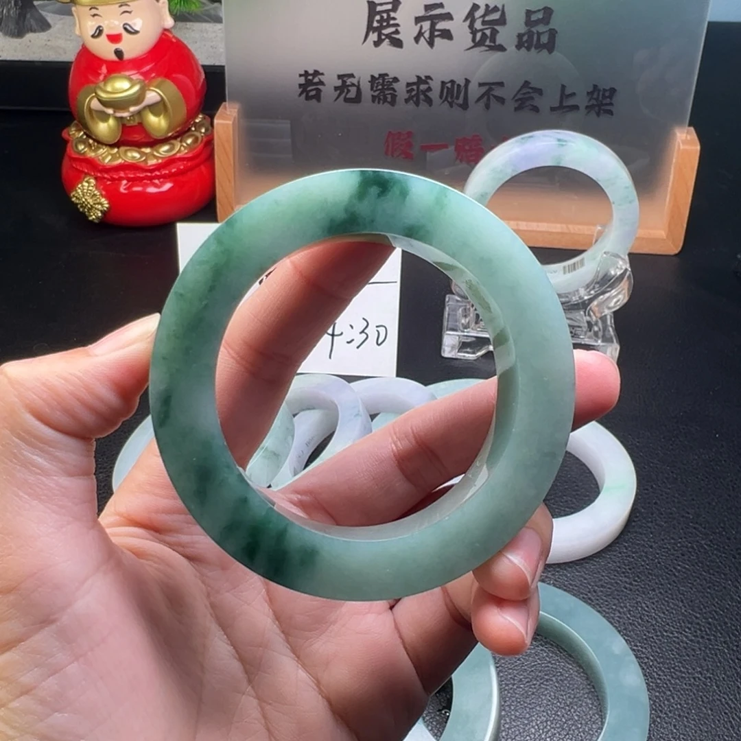 人***堂定制翡翠未镶嵌手镯