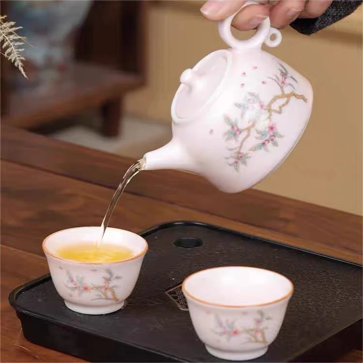 粉汝桃李春风壶配两杯
