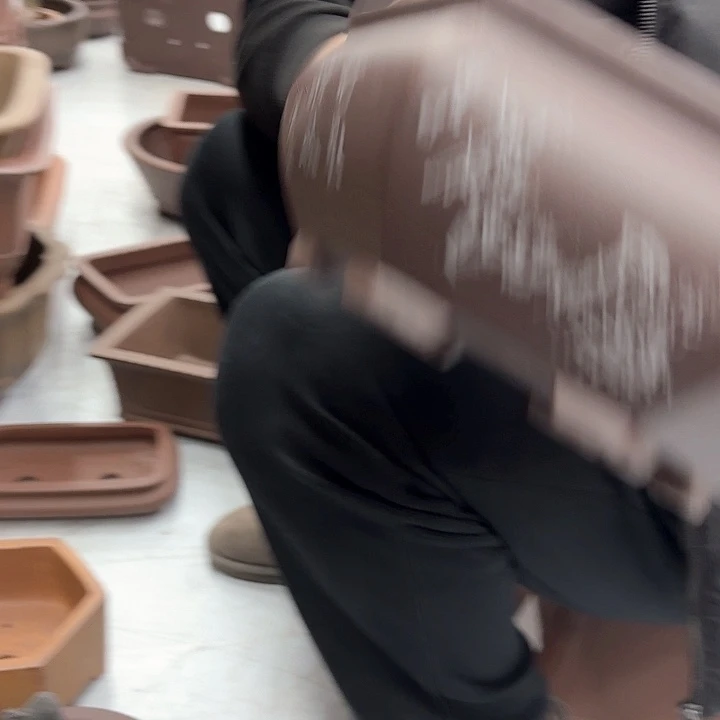 紫砂花盆紫砂的颜色很漂亮