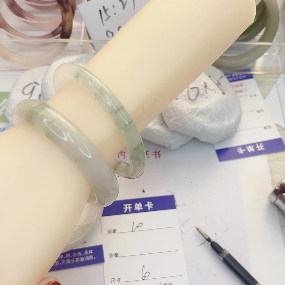 石英质玉未镶嵌手镯20/60