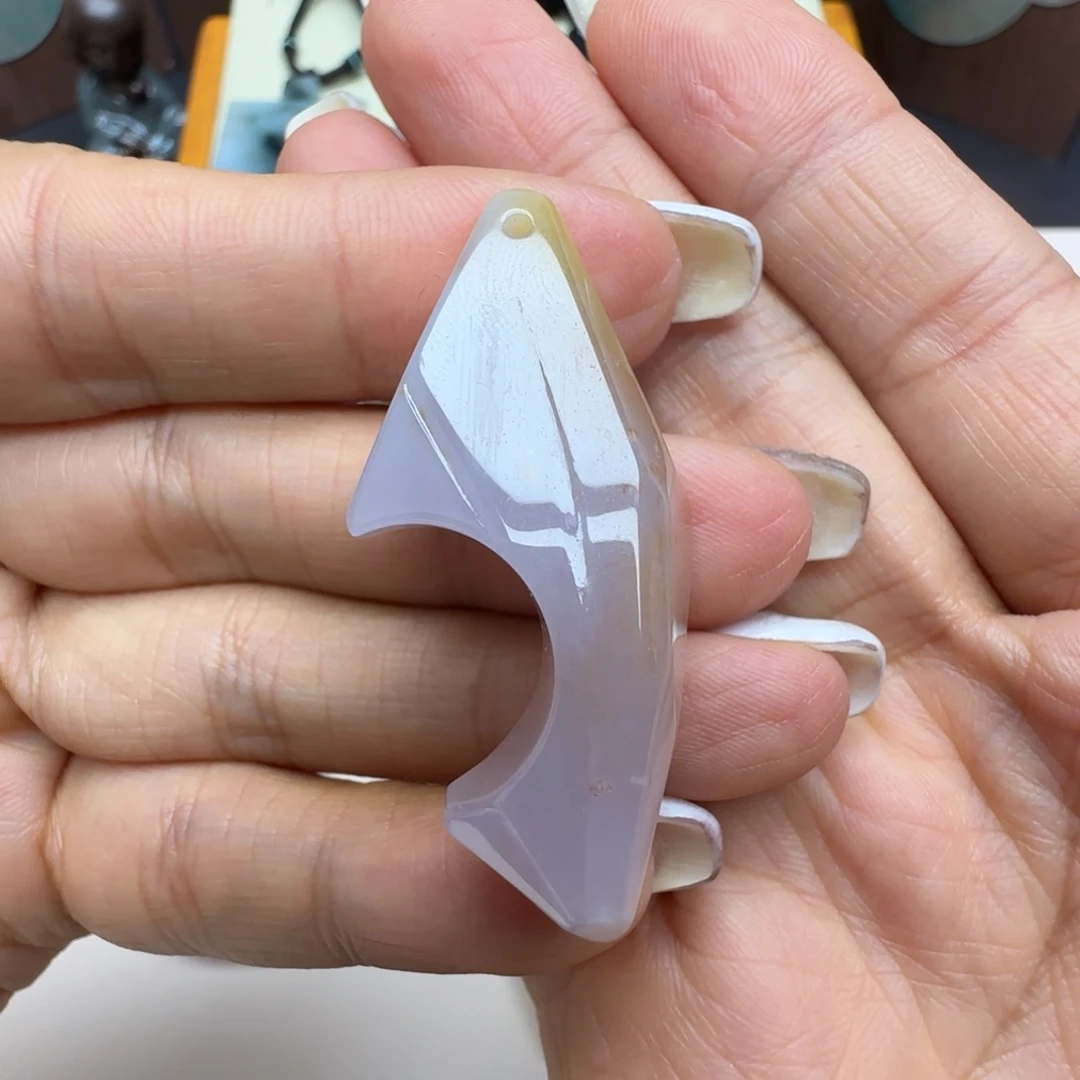 割***鱼翡翠未镶嵌颈饰随行