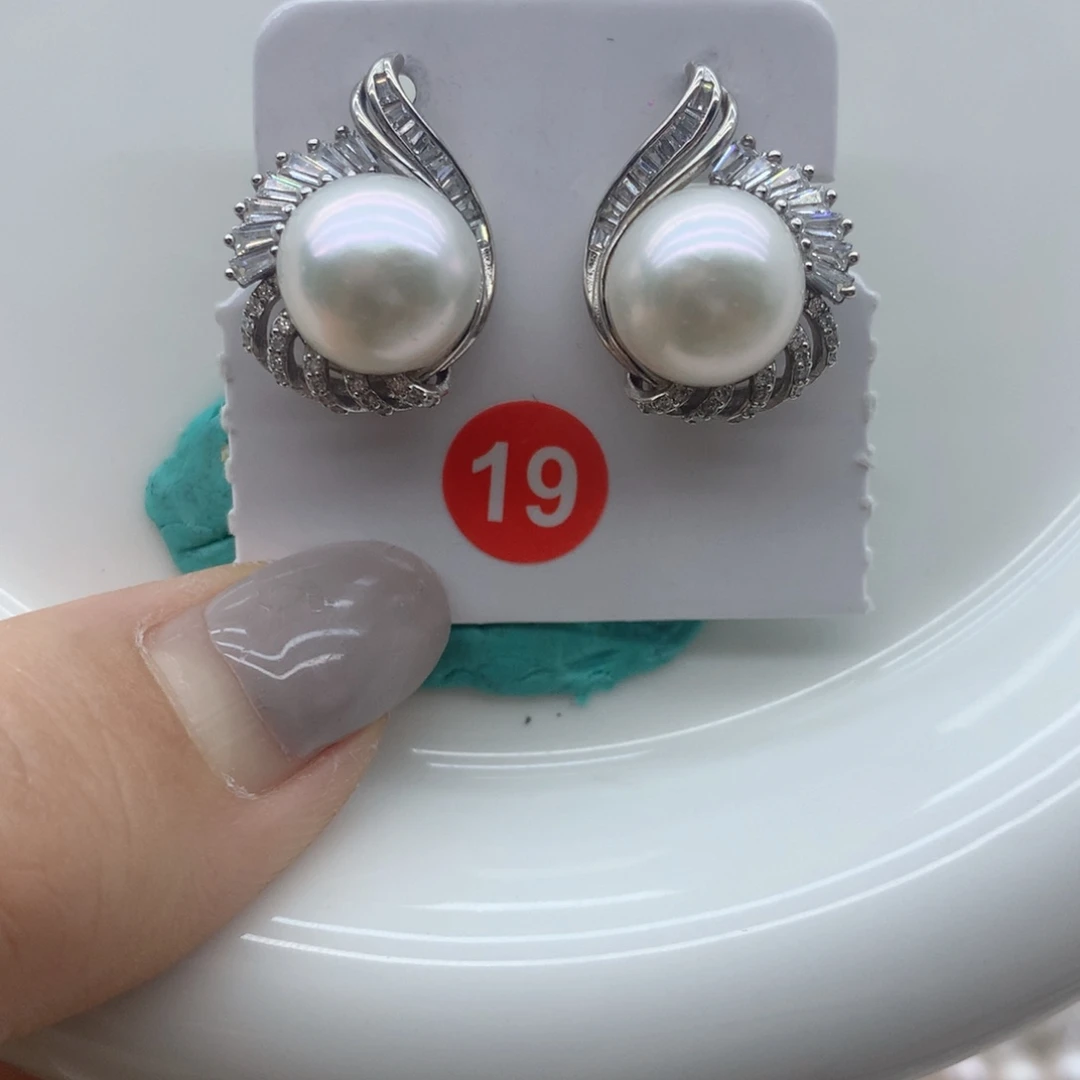 银S925镶嵌耳饰淡水珍珠