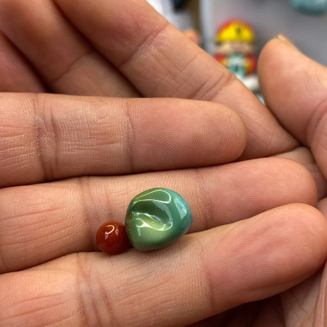 南红玛瑙未镶嵌珠宝奇石