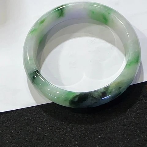 翡翠手镯未镶嵌天然翡翠