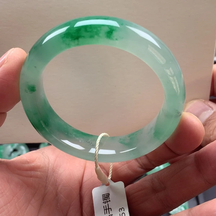 石英质玉未镶嵌手镯
