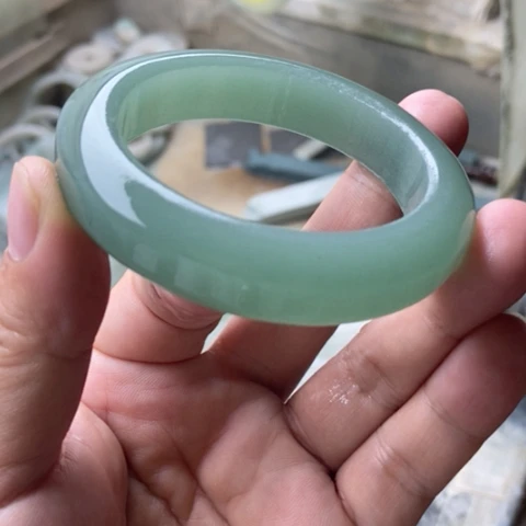 H***g未镶嵌手镯石英质玉（金丝玉）加工定制