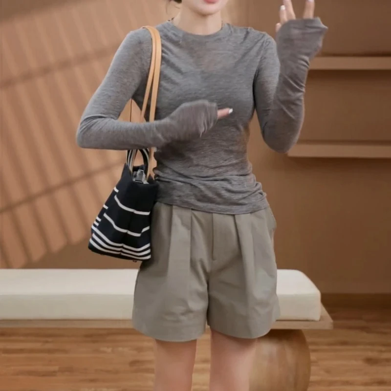 黑色圆领打底衫女短款春秋2025新款内搭洋气修身针织小众长袖上衣