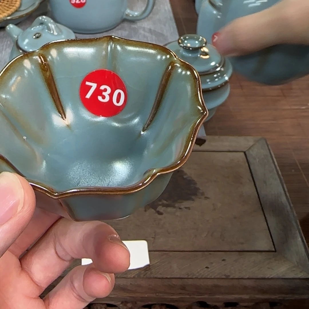 瓷片。。。。。。。。。。。。。。。