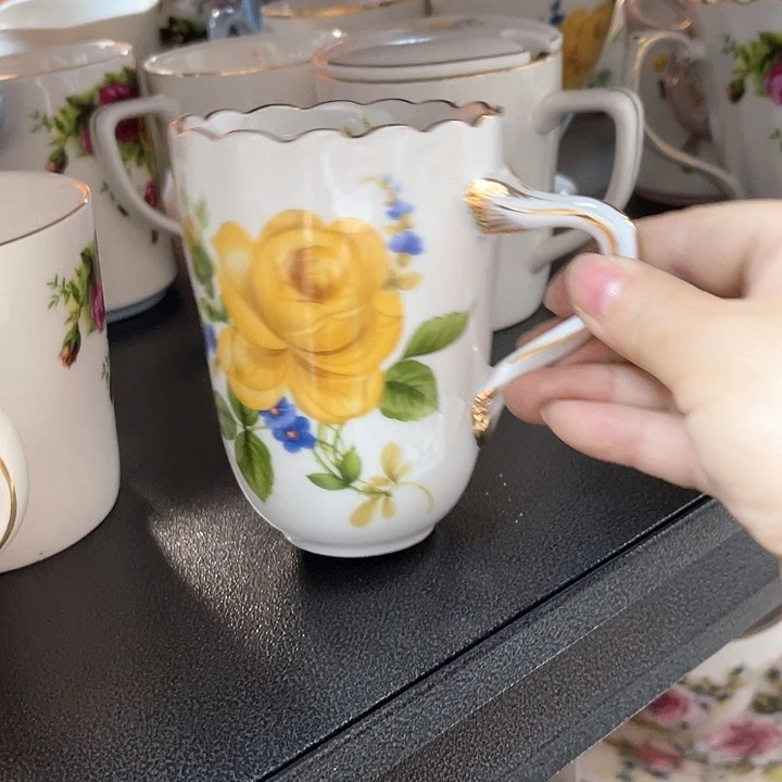 凡间陶瓷有限公司